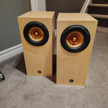 Whitewater v2 Monitor Speakers, maple veneer