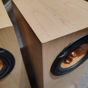 Whitewater v2 Monitor Speakers, maple veneer