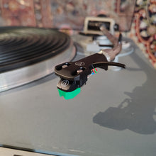 Baycrest Plus 2000 turntable