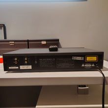 NAD 512 cd player, with remote