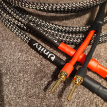 Solid Link™ v2 Speaker Cables